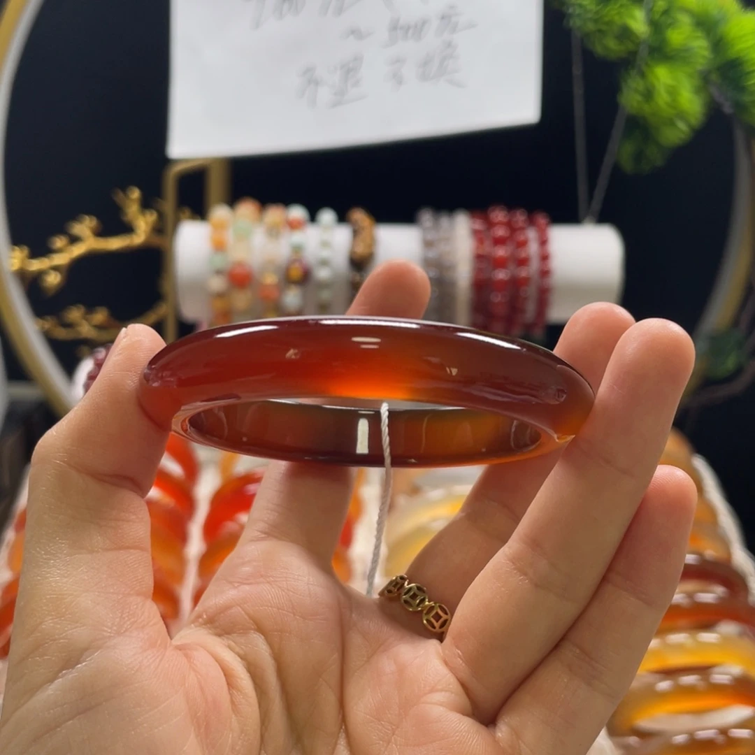 玛瑙/玉髓手镯未镶嵌袁**?