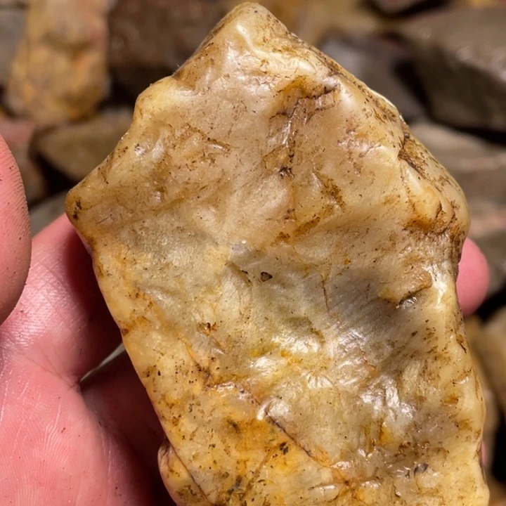 田黄石235克昌化田黄石