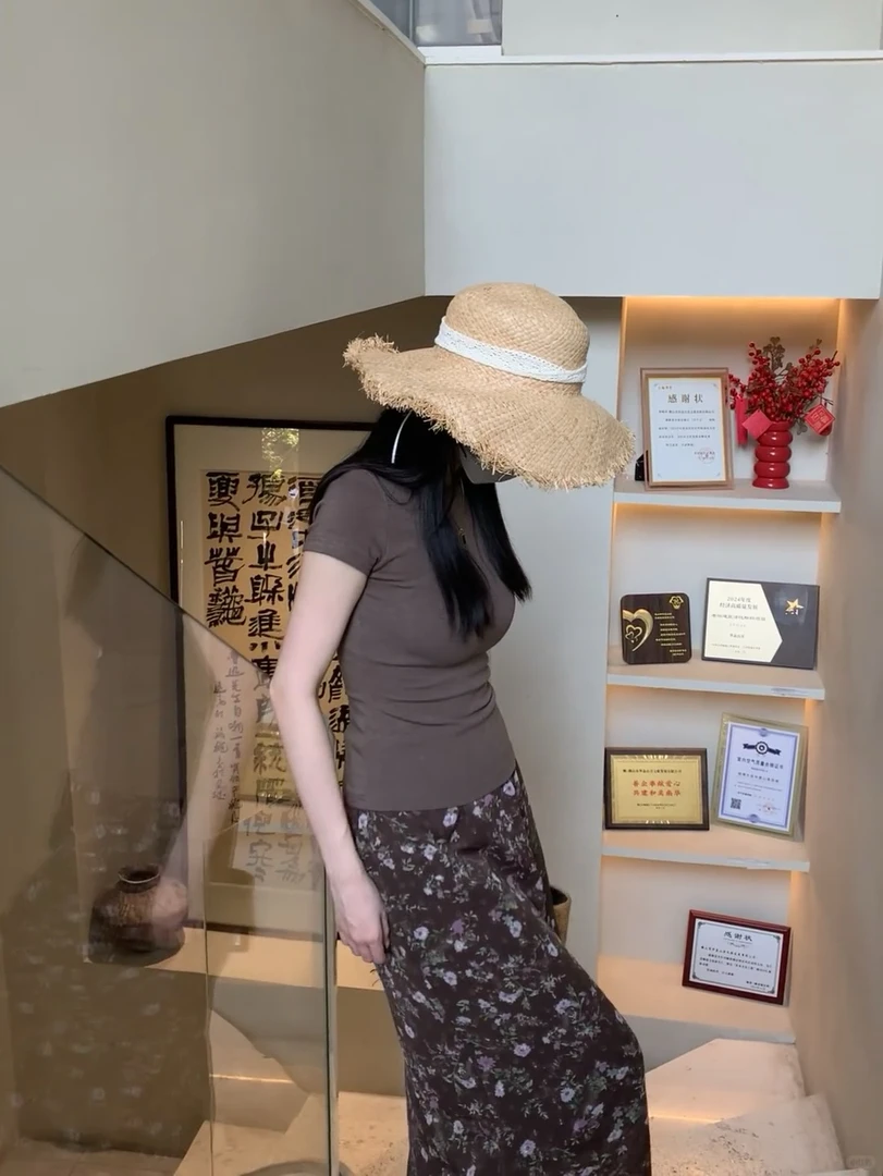 简约圆领短袖T恤女春夏弹力修身显瘦正肩上衣