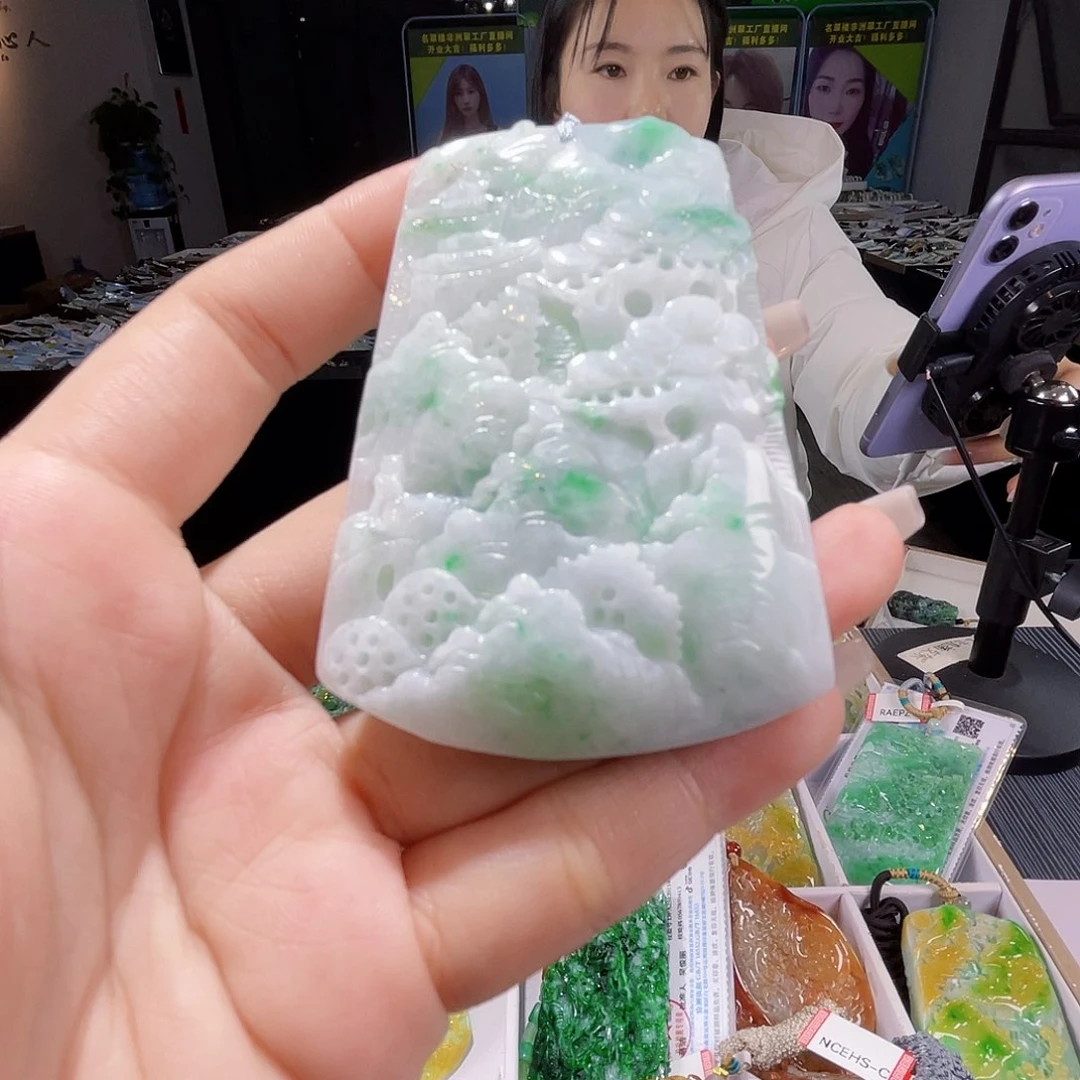 颈饰未镶嵌翡翠一