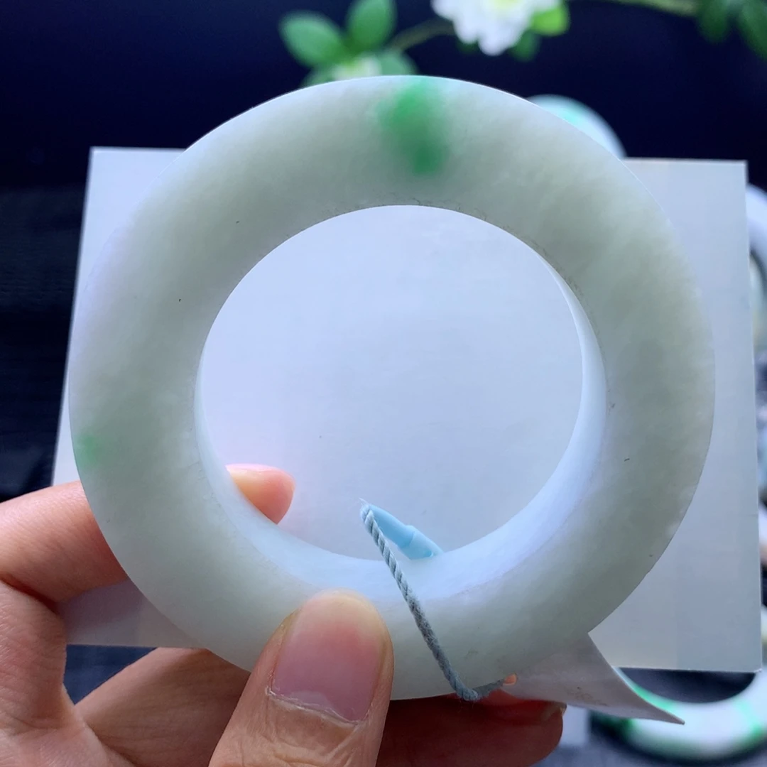 定制翡翠未镶嵌翡翠手镯