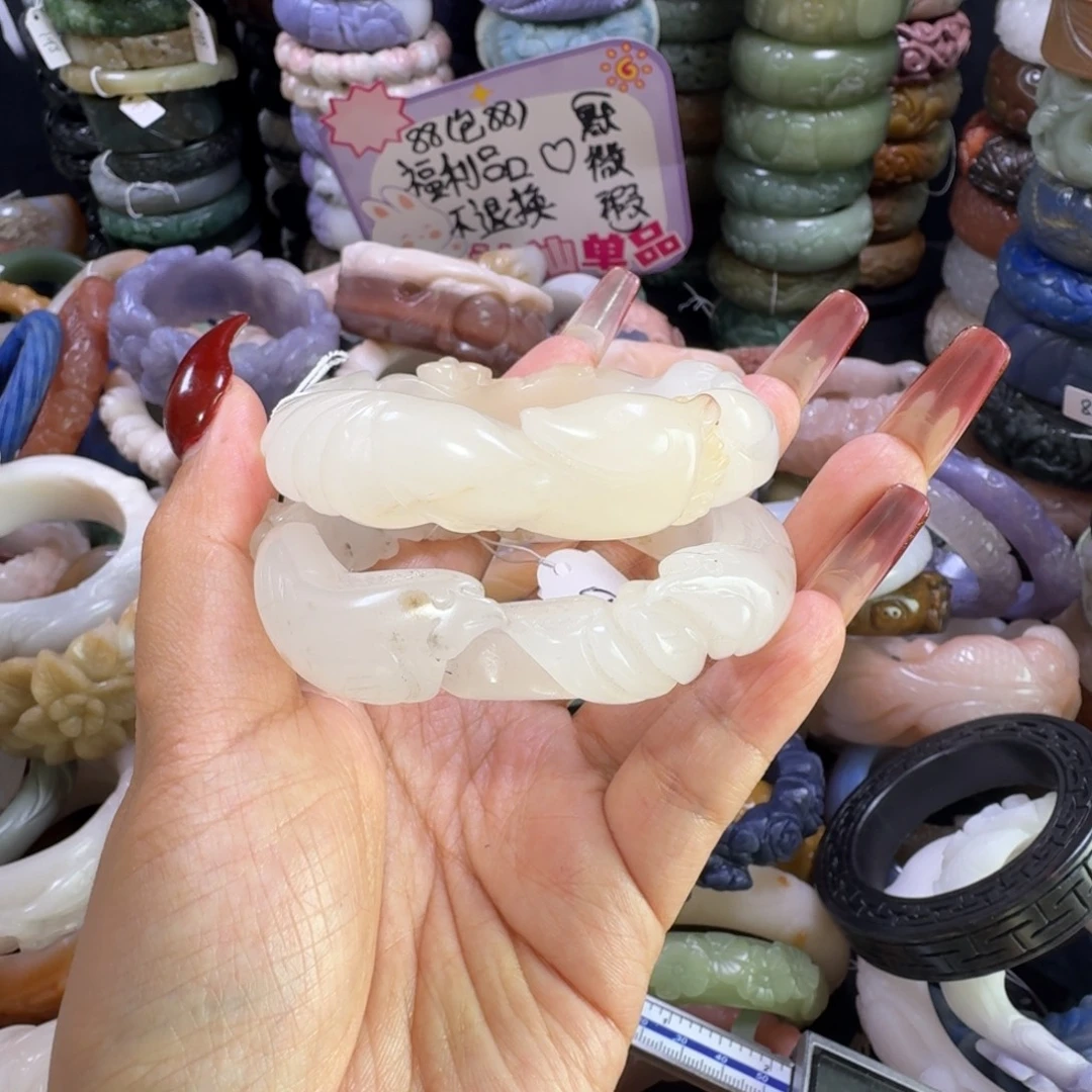 石英质玉（佘太翠）未镶嵌手镯26。56。不退换一对