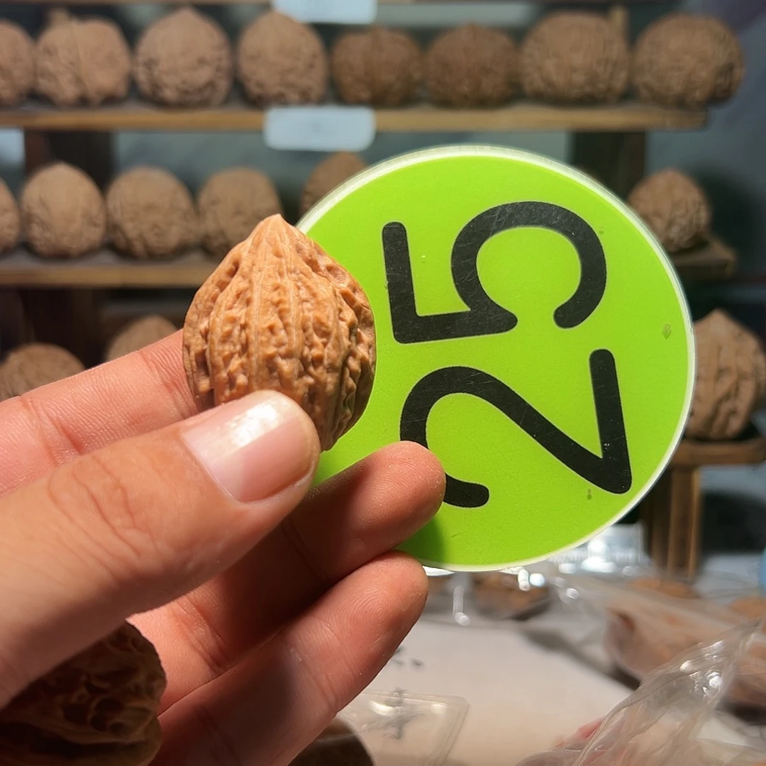 麟***3文玩核桃，绿色25号