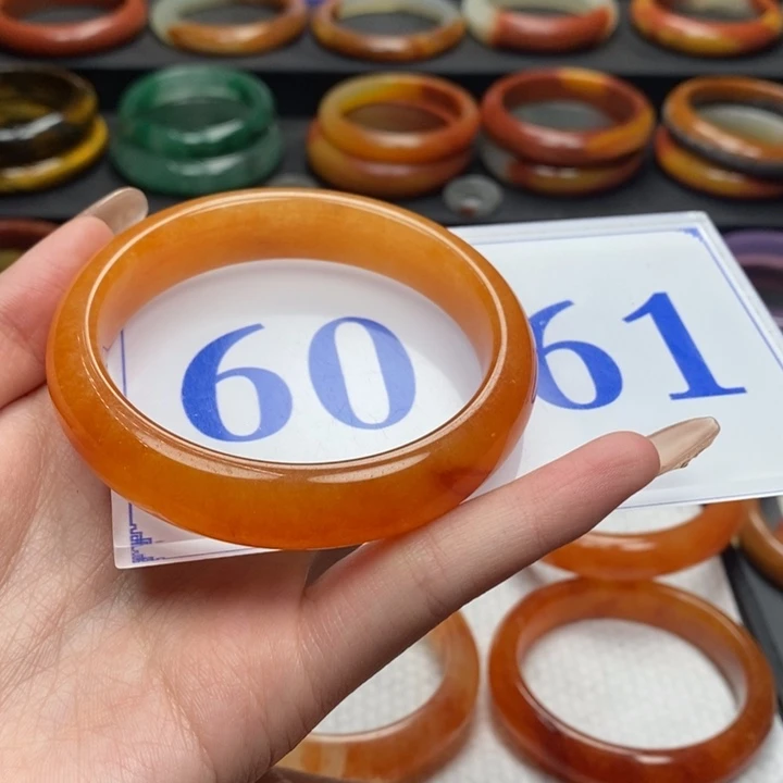 石英质玉（黄龙玉）手镯微瑕未镶嵌佳**旧