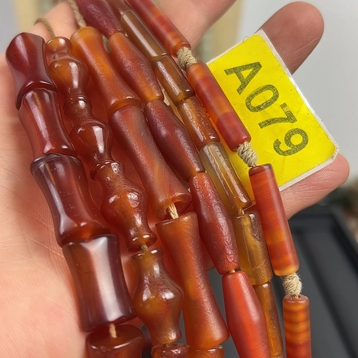 江***育玛瑙/玉髓颈饰未镶嵌