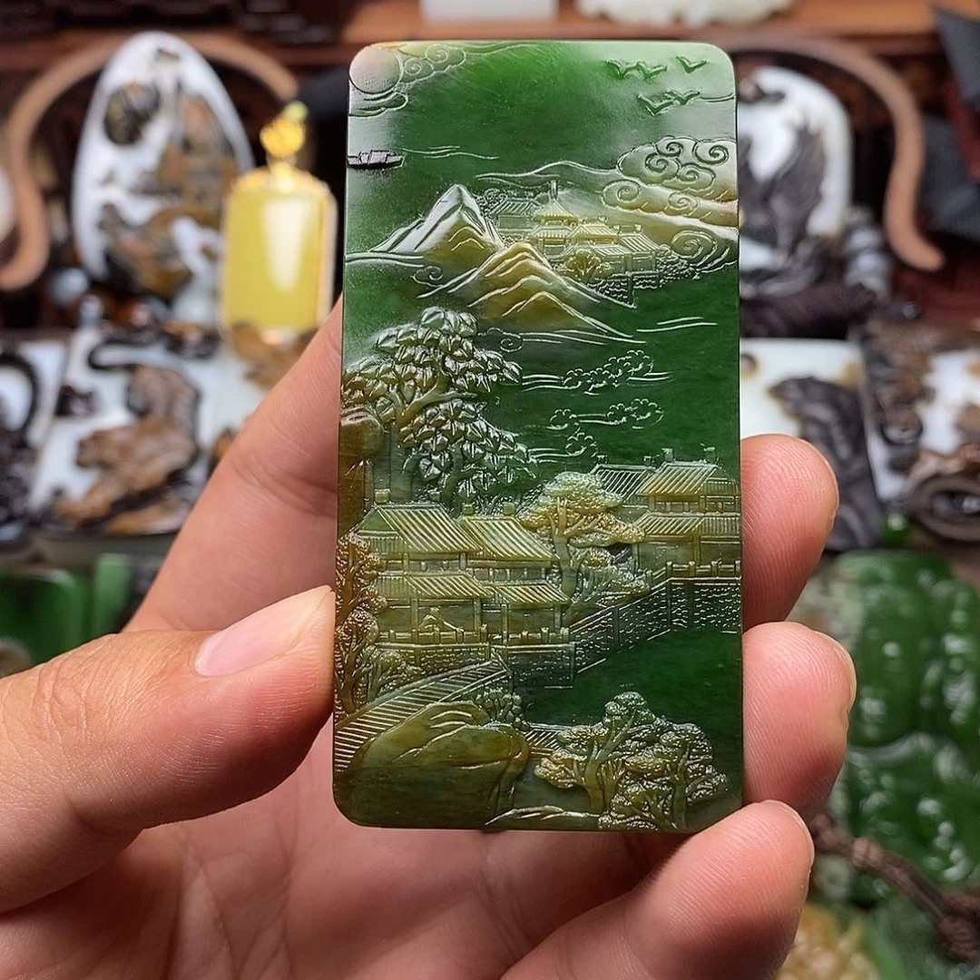 善***地和田玉未镶嵌颈饰