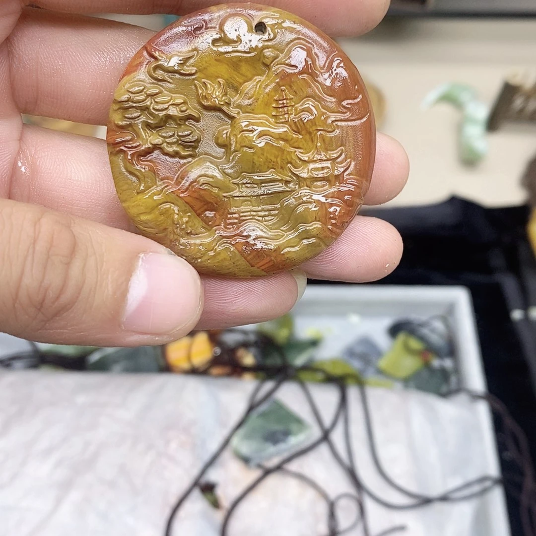 和田玉（糖玉）未镶嵌颈饰