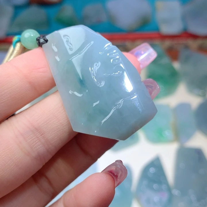 颈饰未镶嵌翡翠好