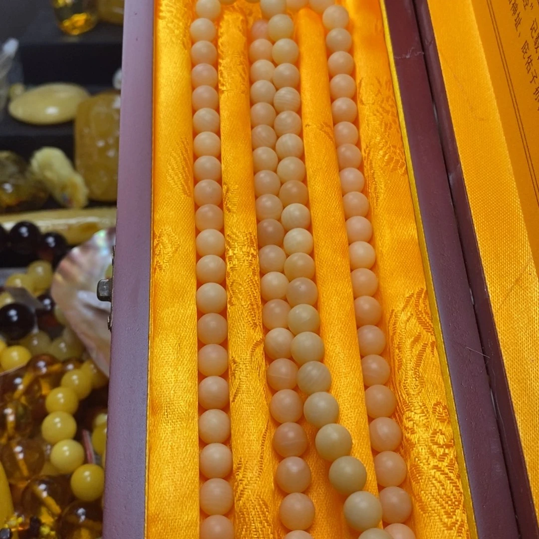 用***9未镶嵌琥珀珠宝奇石