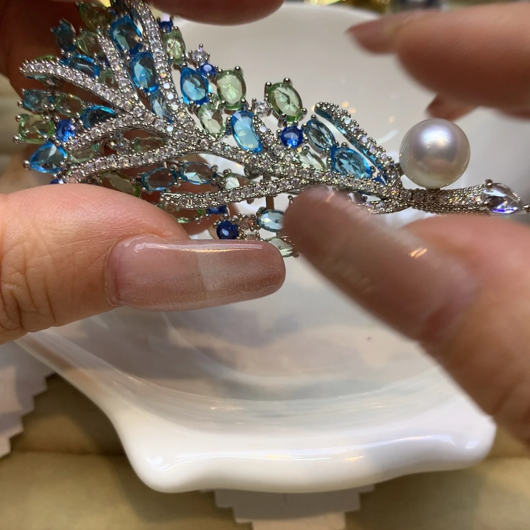 未镶嵌胸饰海水珍珠