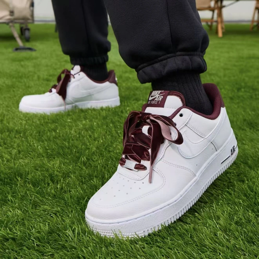 NIKE/耐克 【年终狂欢季】AF1 女子经典空军运动休闲板鞋 HV4403600