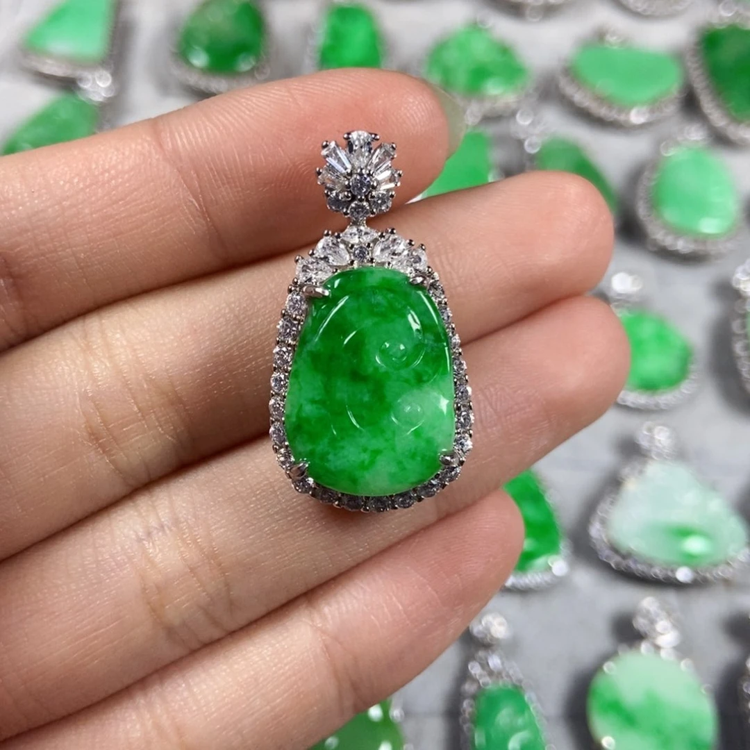 颈饰未镶嵌翡翠如意