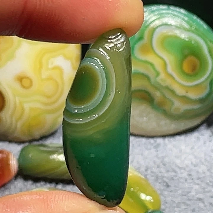 玛瑙/玉髓未镶嵌珠宝奇石
