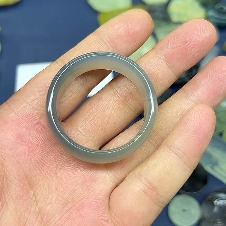 仙***仙蛇纹石玉未镶嵌颈饰