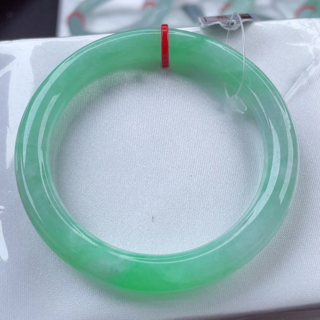 翡翠手镯（圆镯）未镶嵌