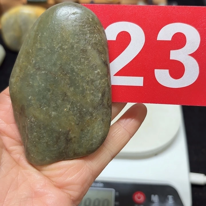 和田玉未镶嵌把件