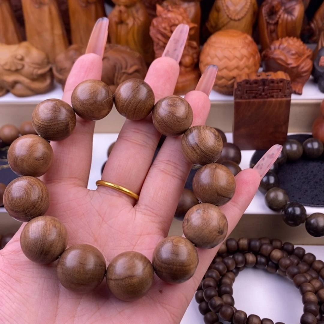 ℒ***এ檀香木手串/手链1.8，黑肉树头奶香沉水微瑕正区老山檀