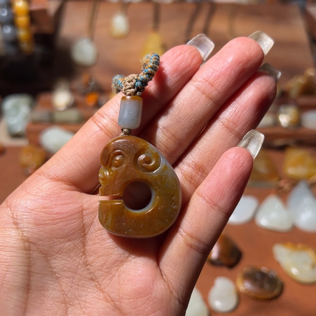 颈饰未镶嵌和田玉