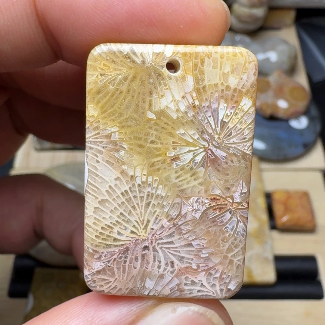 硅化玉未镶嵌纯天然色有机玉石保真色
