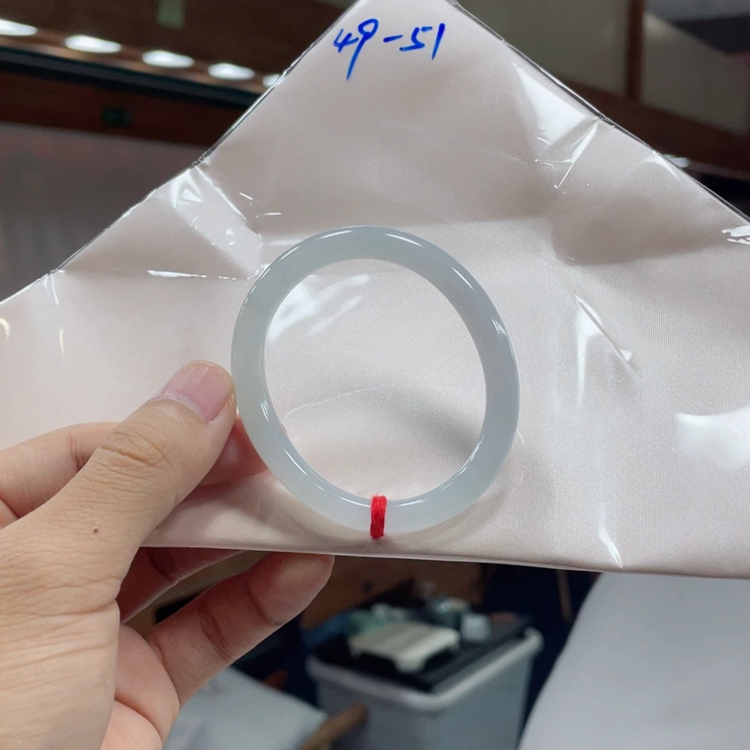 翡翠手镯未镶嵌一***溜买断