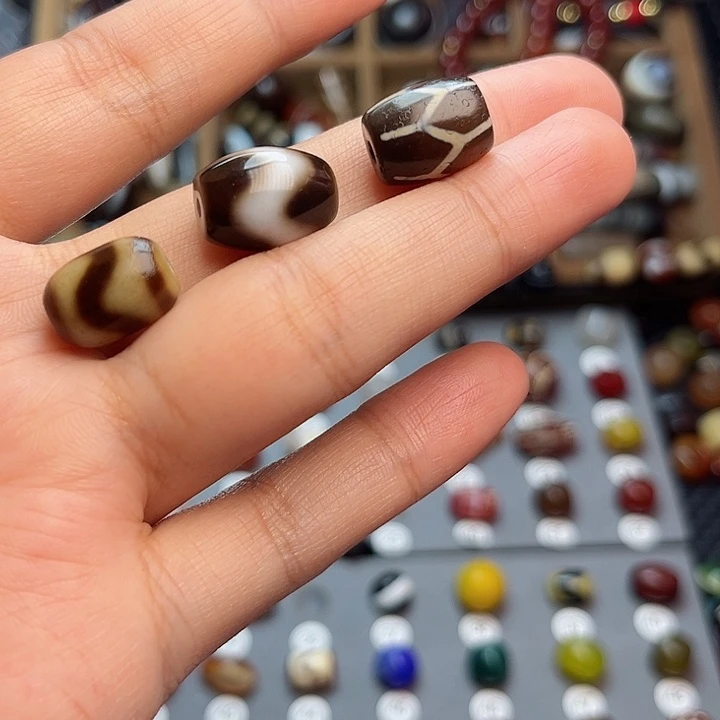 玛瑙/玉髓未镶嵌珠宝半成品哇*啦