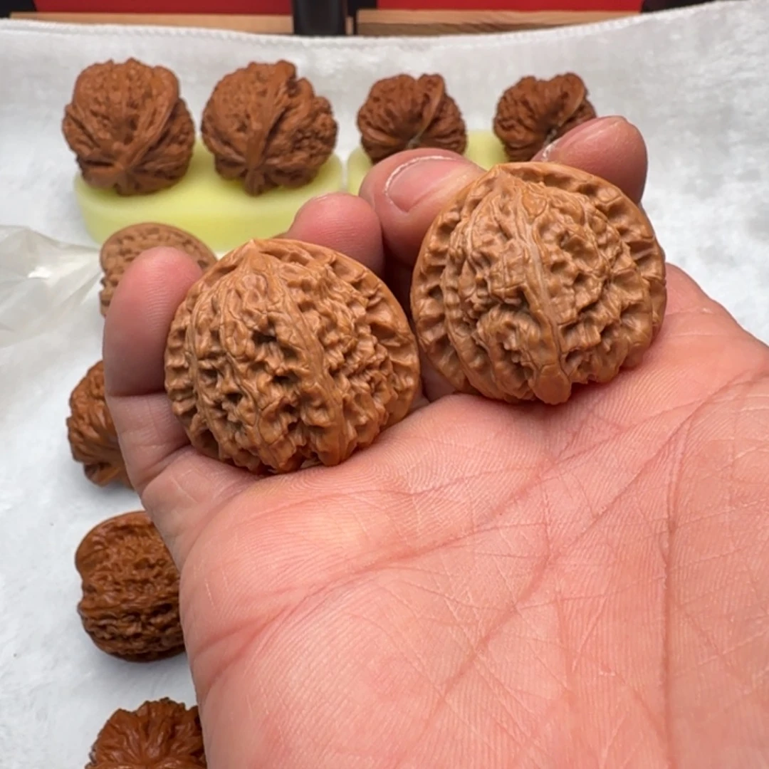 文玩核桃把件大**！白狮子