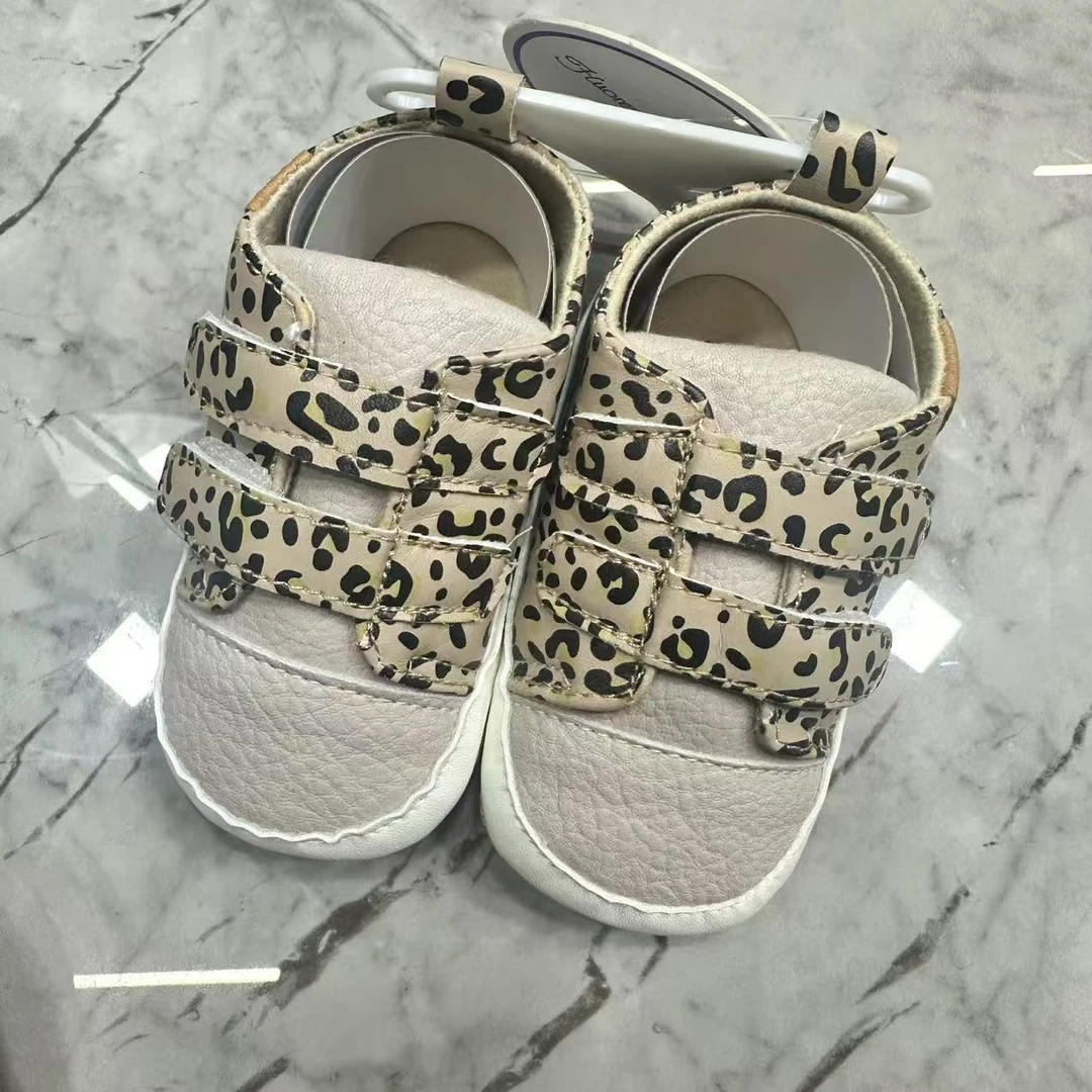 婴儿鞋0-1岁透气拼色百搭软底防掉学步鞋