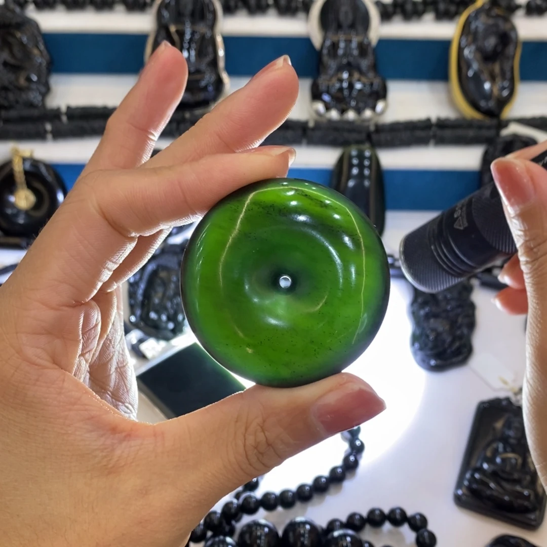 蛇纹石玉未镶嵌吊坠