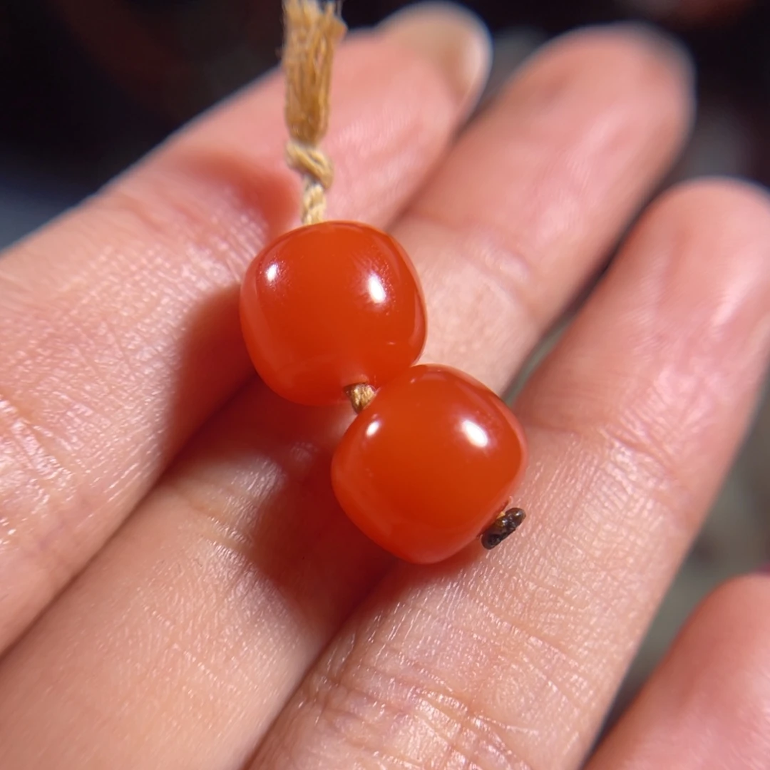 南红玛瑙未镶嵌老形对珠10.1mm