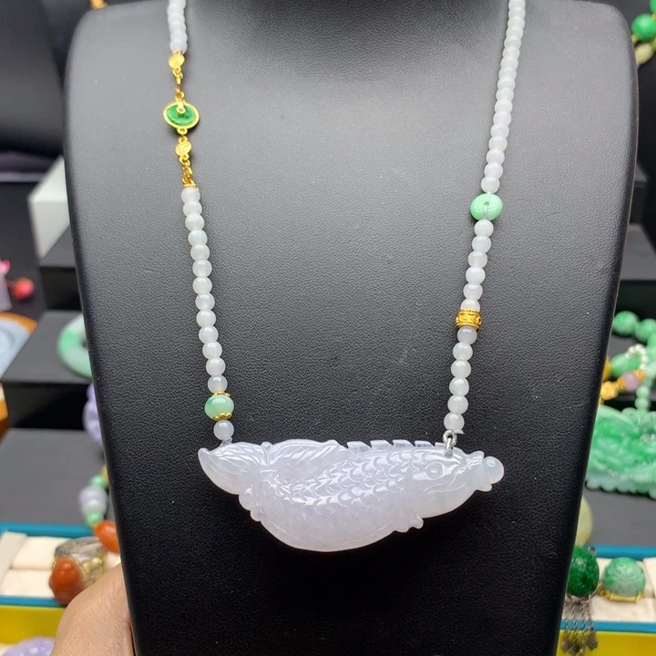 翡翠未镶嵌颈饰翡翠鱼