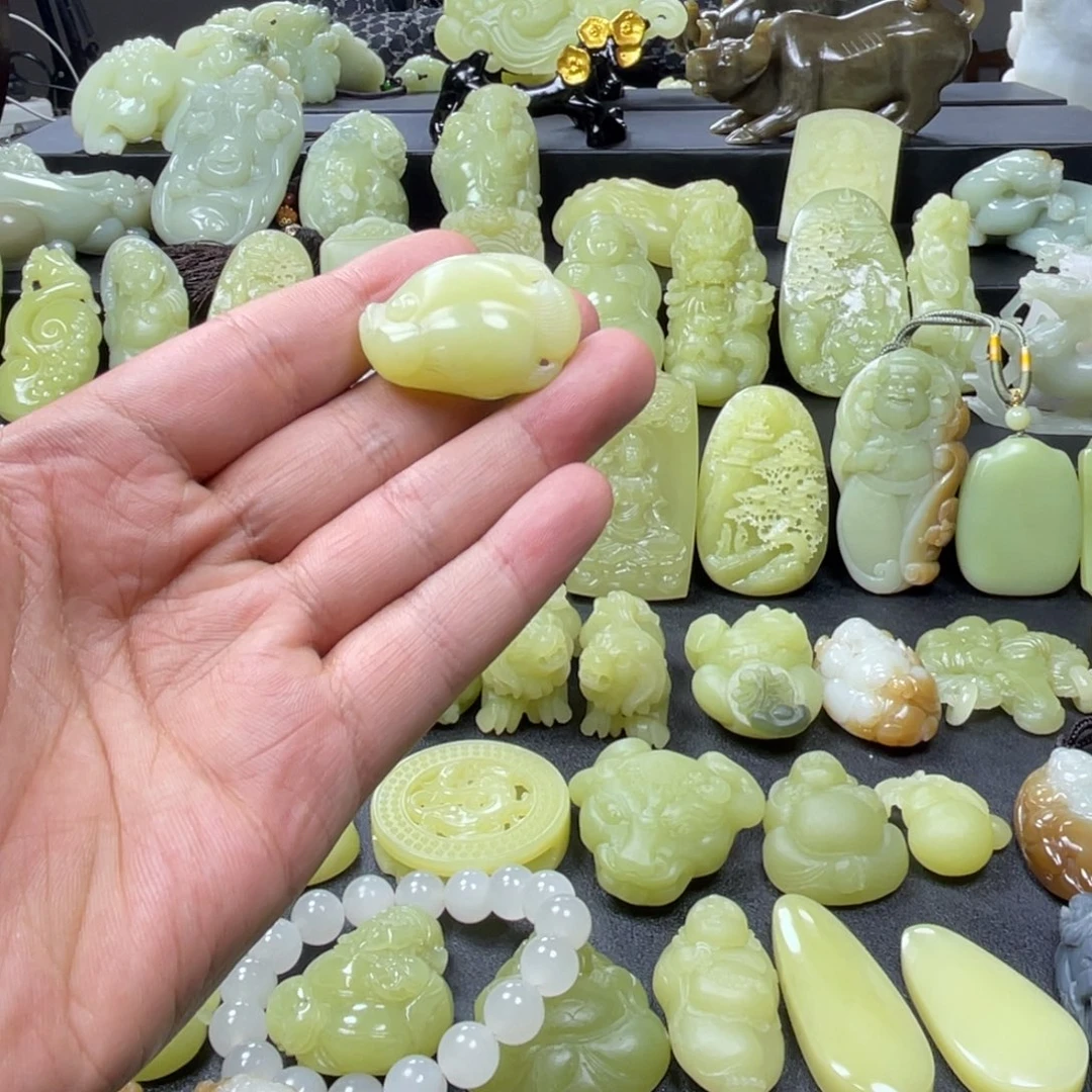 和田玉（黄玉）未镶嵌颈饰