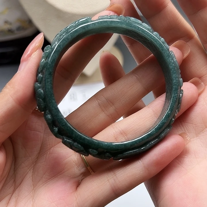 翡翠手镯未镶嵌72危料