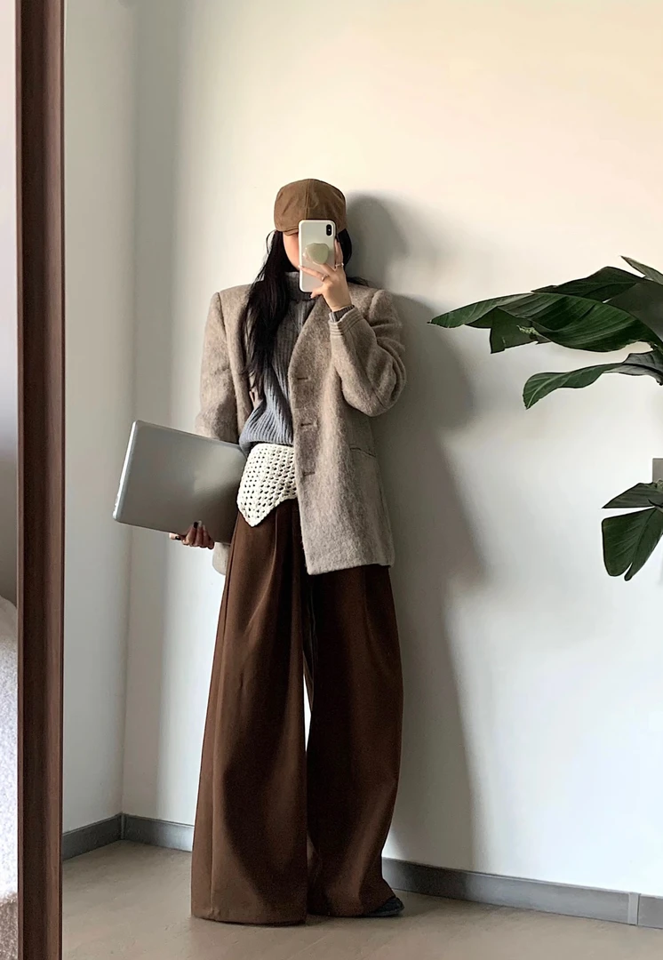 《摸鱼》设计款秋冬高品质女装