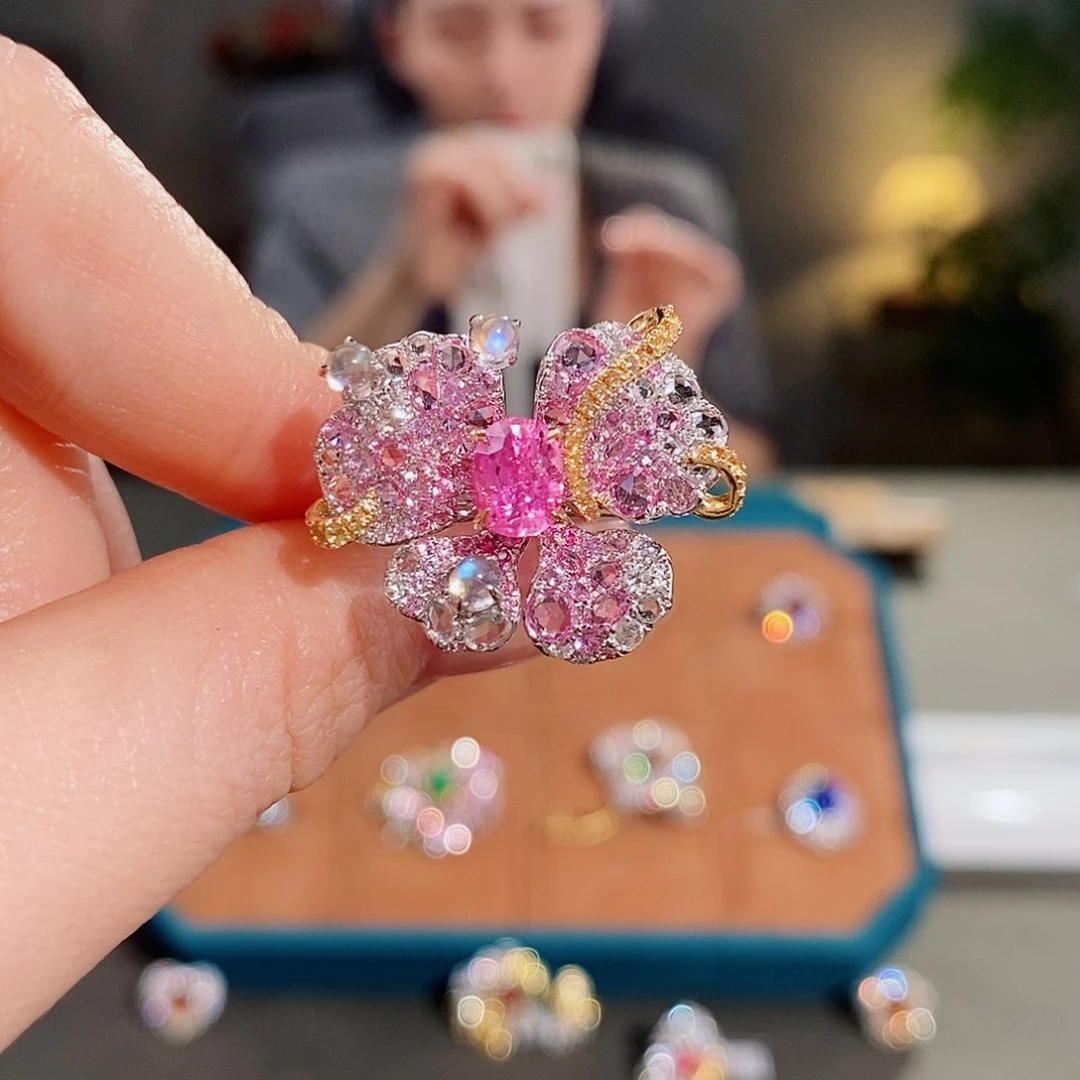 18K金镶嵌尖晶石戒指1.33ct