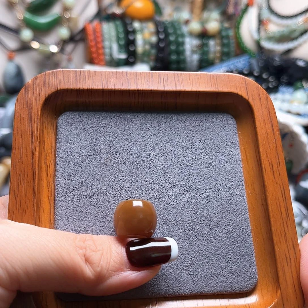 和田玉颈饰未镶嵌欢***兔