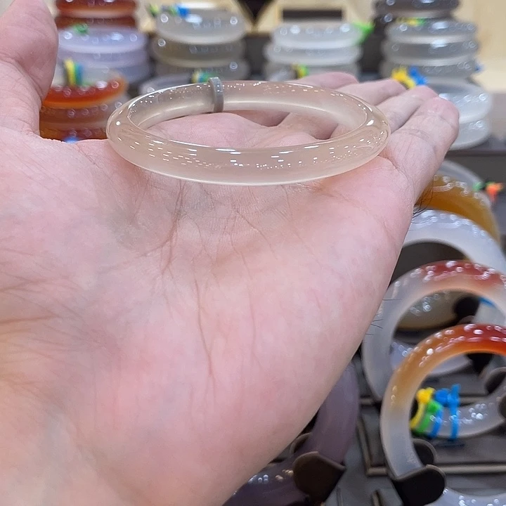 玛瑙/玉髓手镯未镶嵌