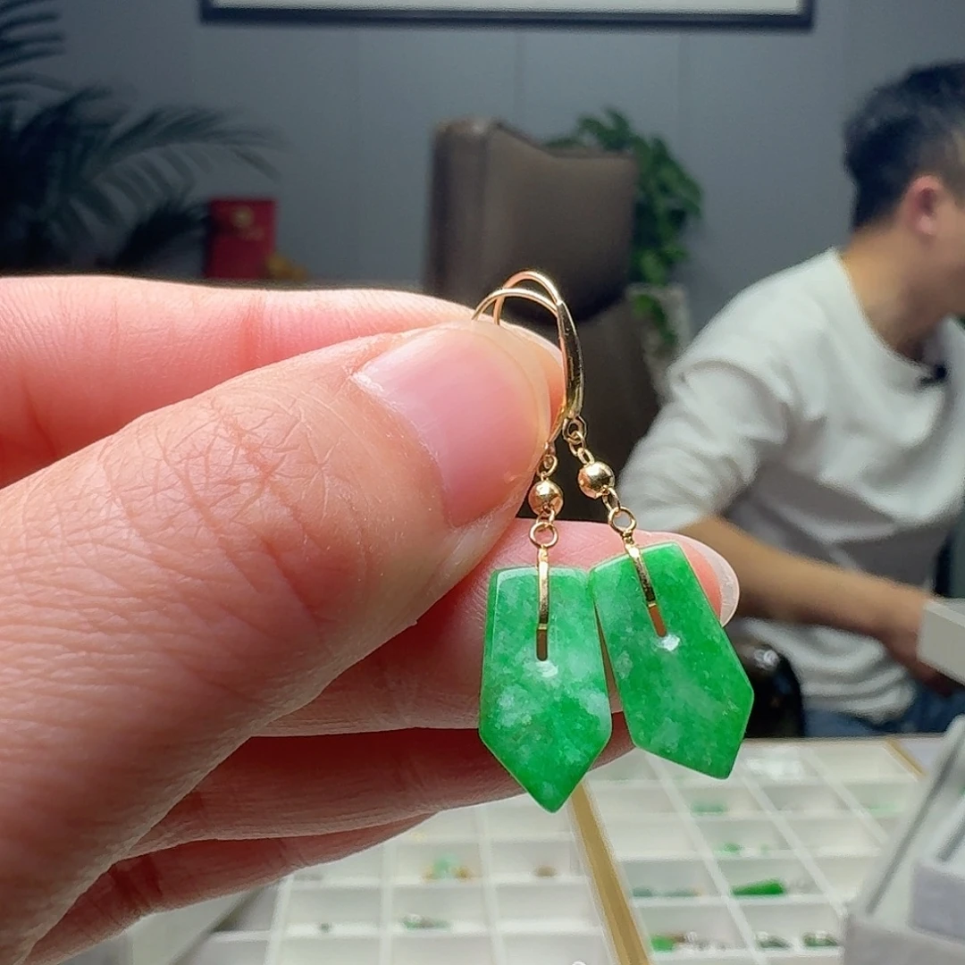 翡翠18K金镶嵌耳饰天然