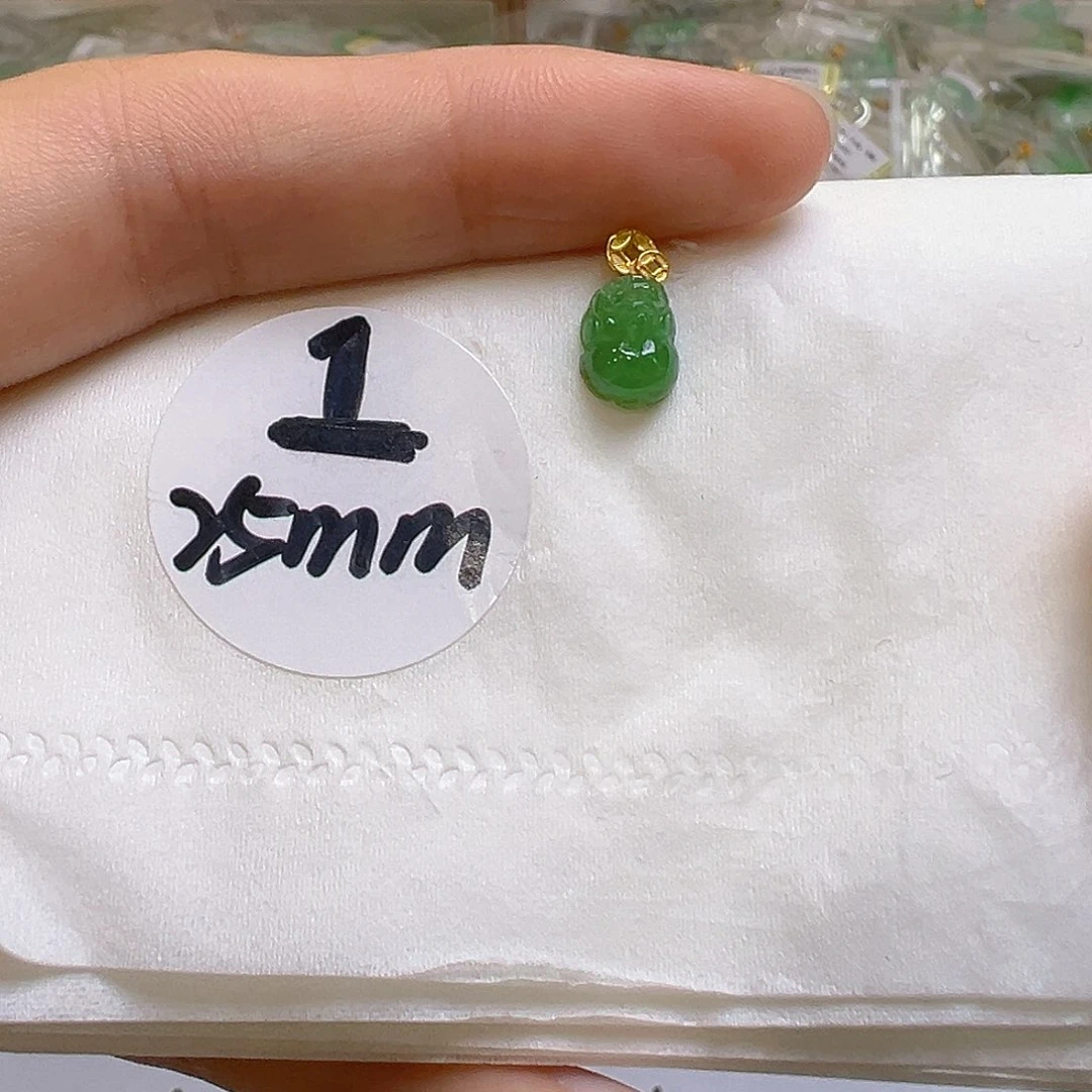 翡翠18K金镶嵌颈饰翡翠