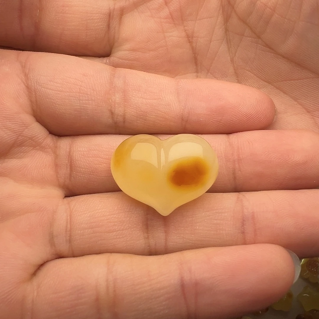 困***了蜜蜡未镶嵌颈饰屁桃提溜（打孔不退换）