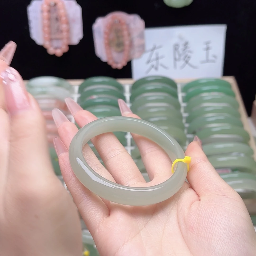 石英质玉未镶嵌手镯60