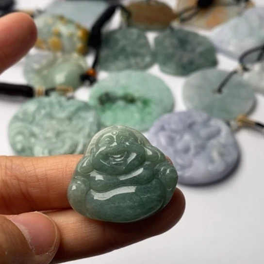 翡翠未镶嵌颈饰翡翠