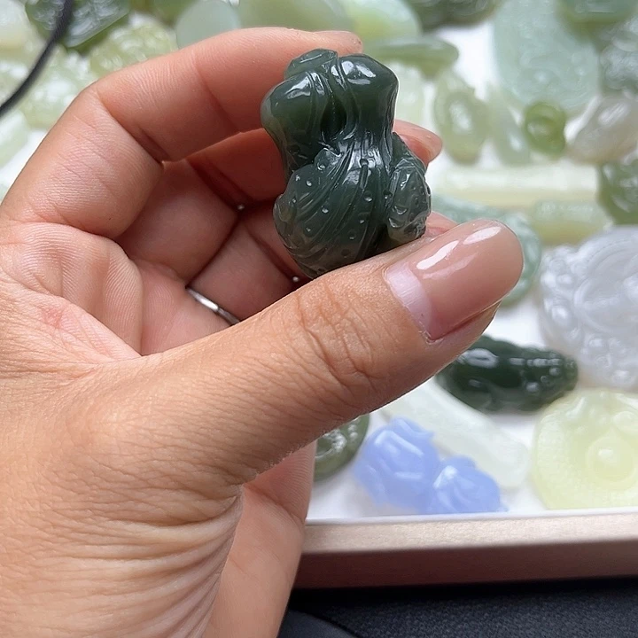 【闪购商品】颈饰未镶嵌和田玉