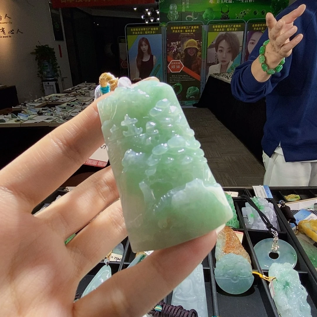 颈饰未镶嵌翡翠翡翠