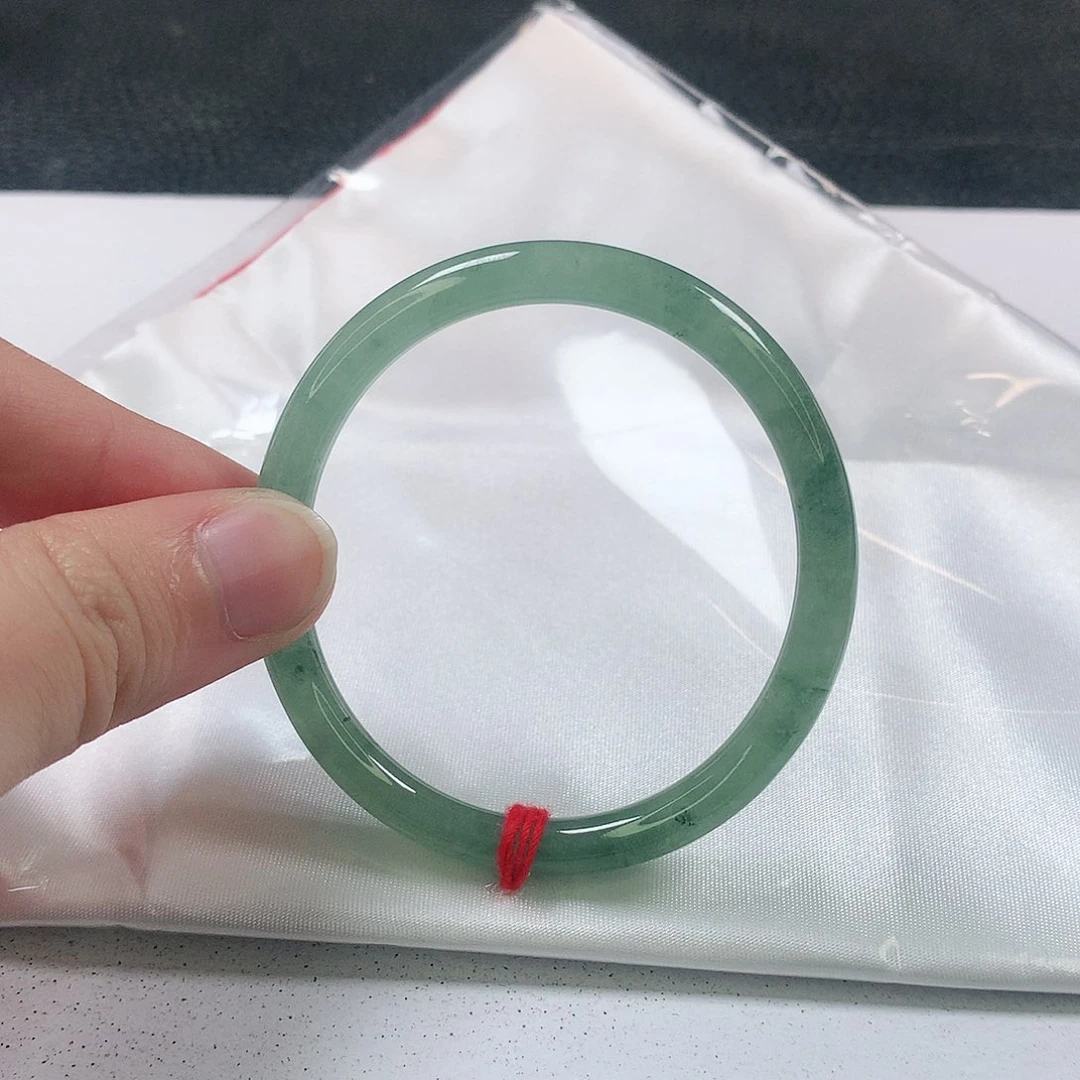 未镶嵌手镯（贵妃镯）翡翠370