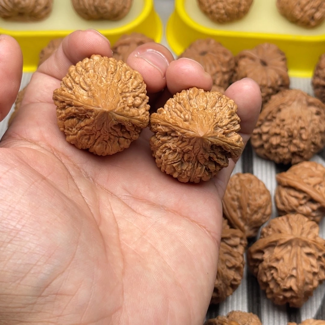 勇***牛吊坠文玩核桃36坐佛