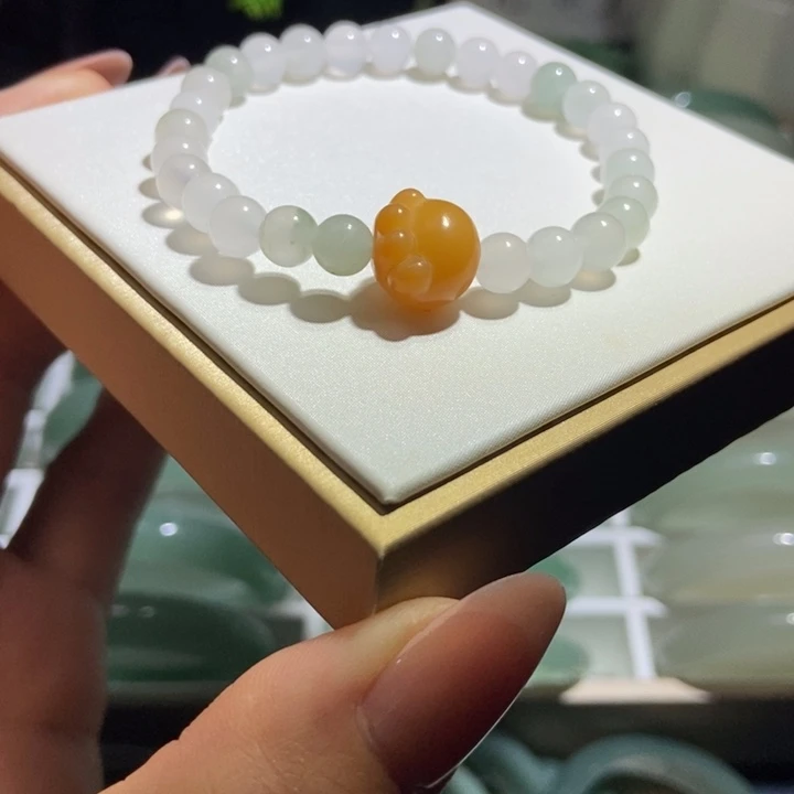 石英质玉（天山翠）手链未镶嵌