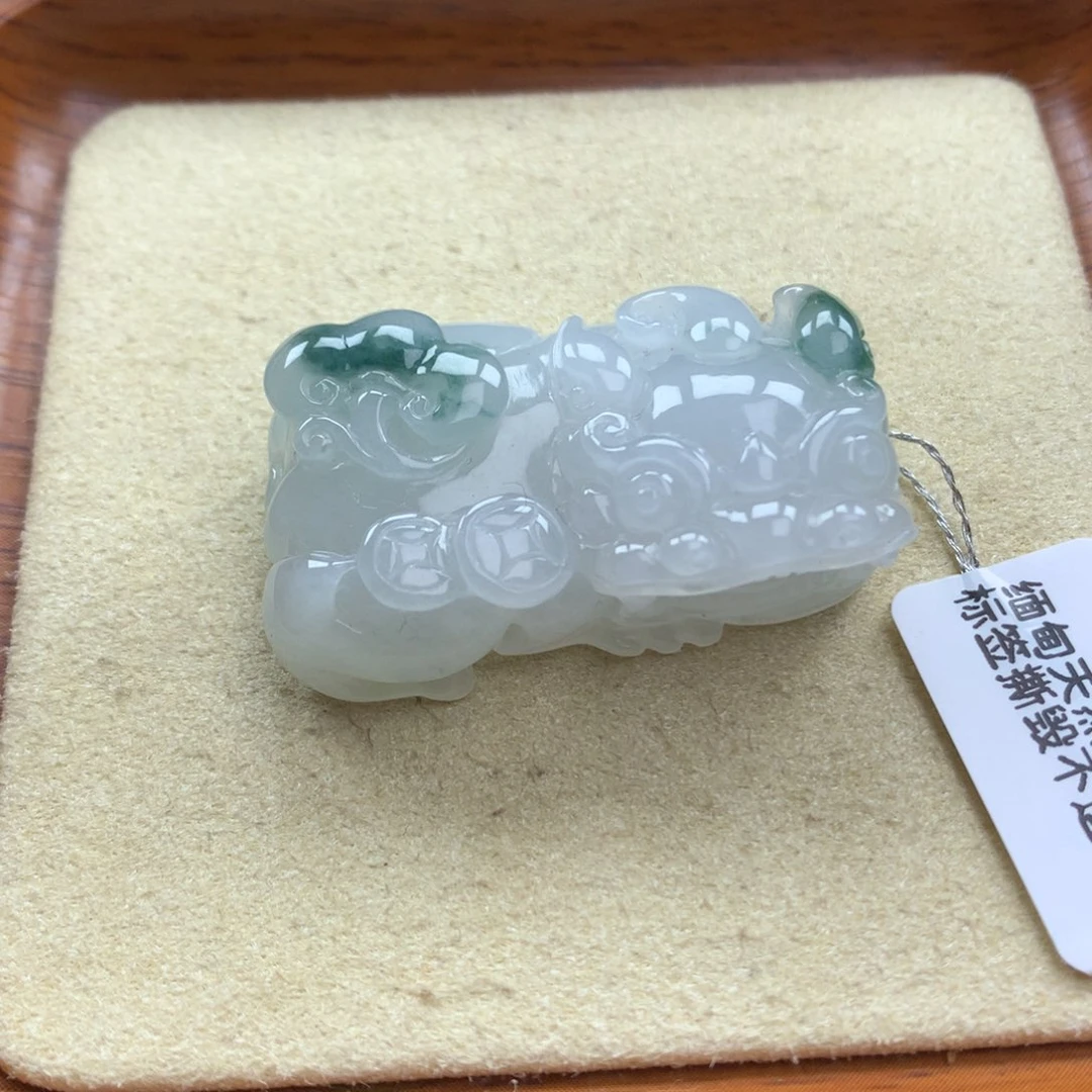 翡翠未镶嵌颈饰29