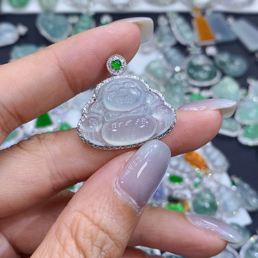 翡翠18K金镶嵌颈饰