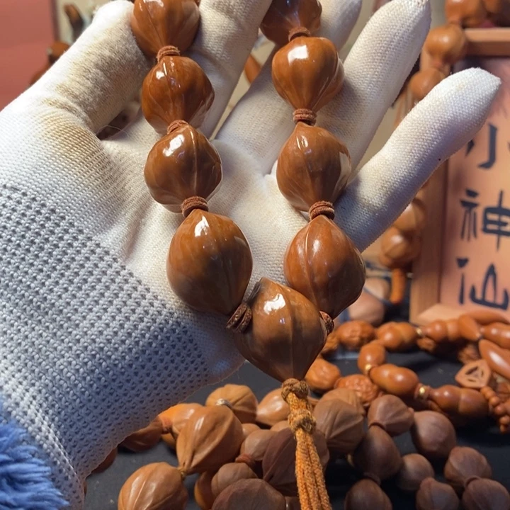 手串/手链橄榄核2.0三花铁盒