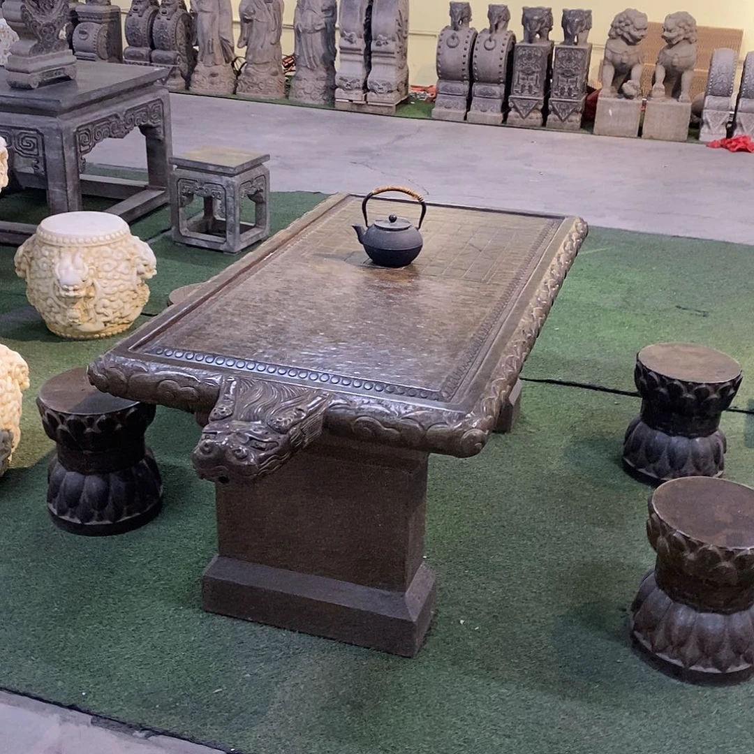 斑***鸠青石石桌 一桌四凳。包邮 不包卸车摆放